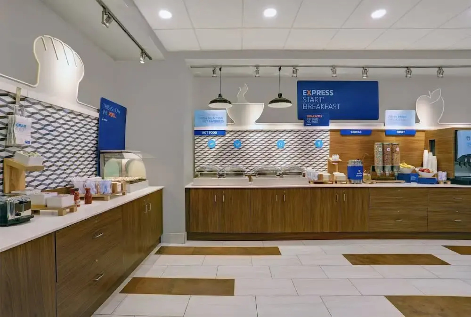 Holiday Inn Express & Suites Lenexa Overland Park Area