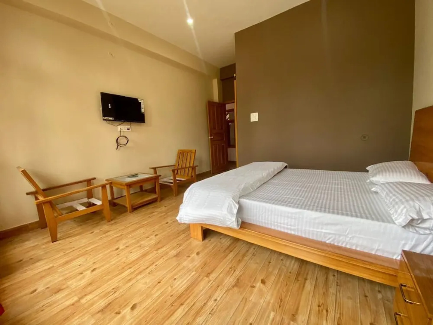 Goroomgo Mansarovar Inn Munsyari