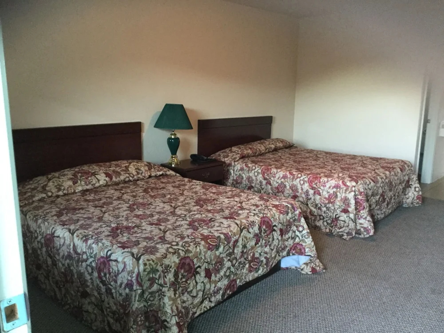 Americana Inn