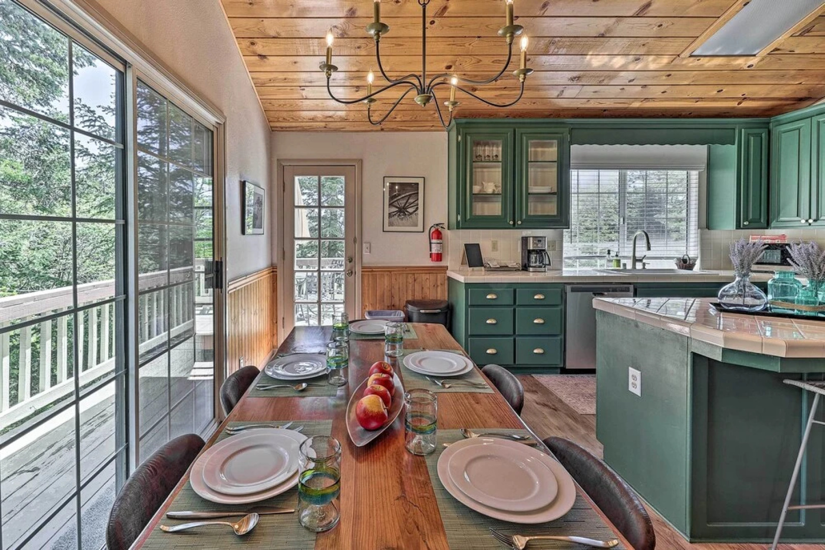 Calming Twin Peaks Family Retreat w/ Views!