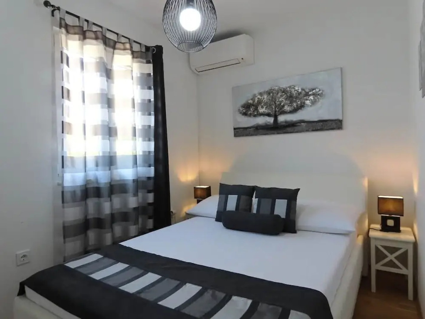Villa Doris With Heated Pool gym and Kids Playground