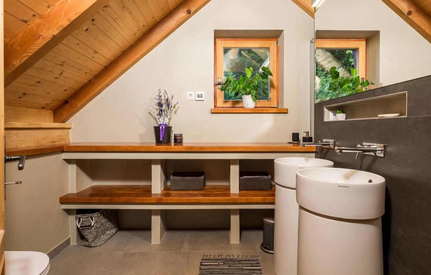 Beautiful Home in Fuzine With Jacuzzi, Wifi and 2 Bedrooms