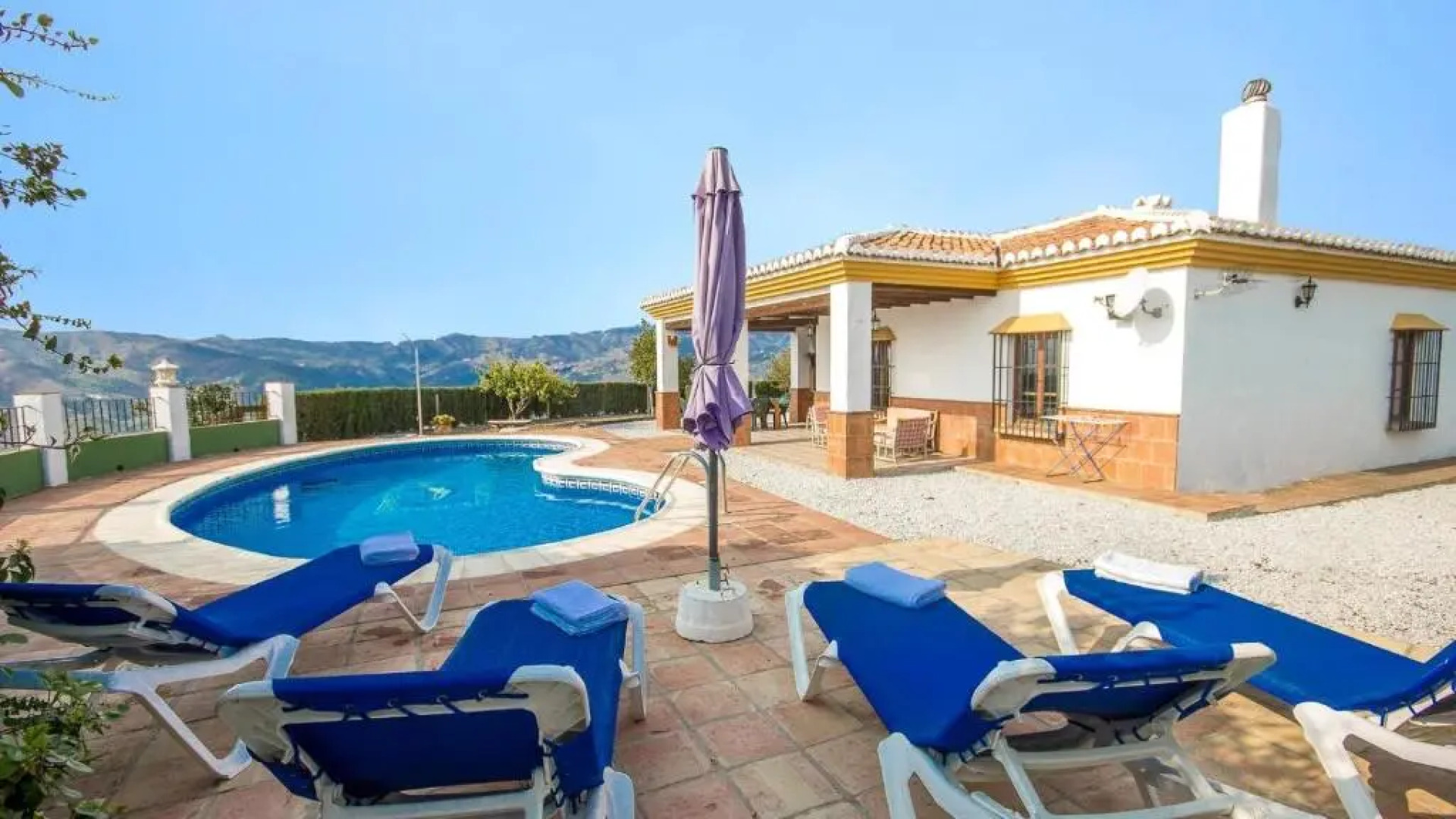 Cada Adrian Almachar by Ruralidays