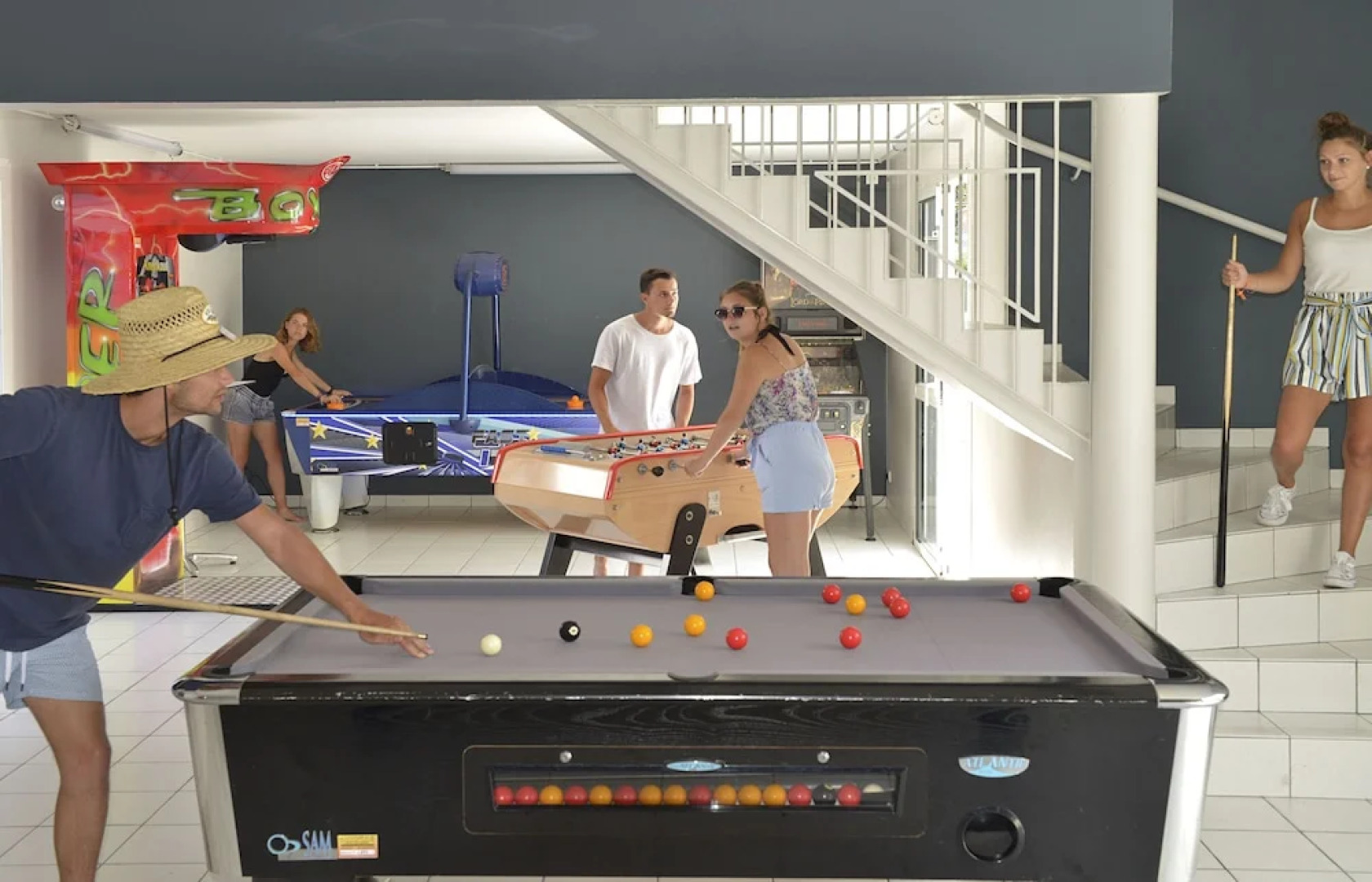 Camping Les Places Dorees