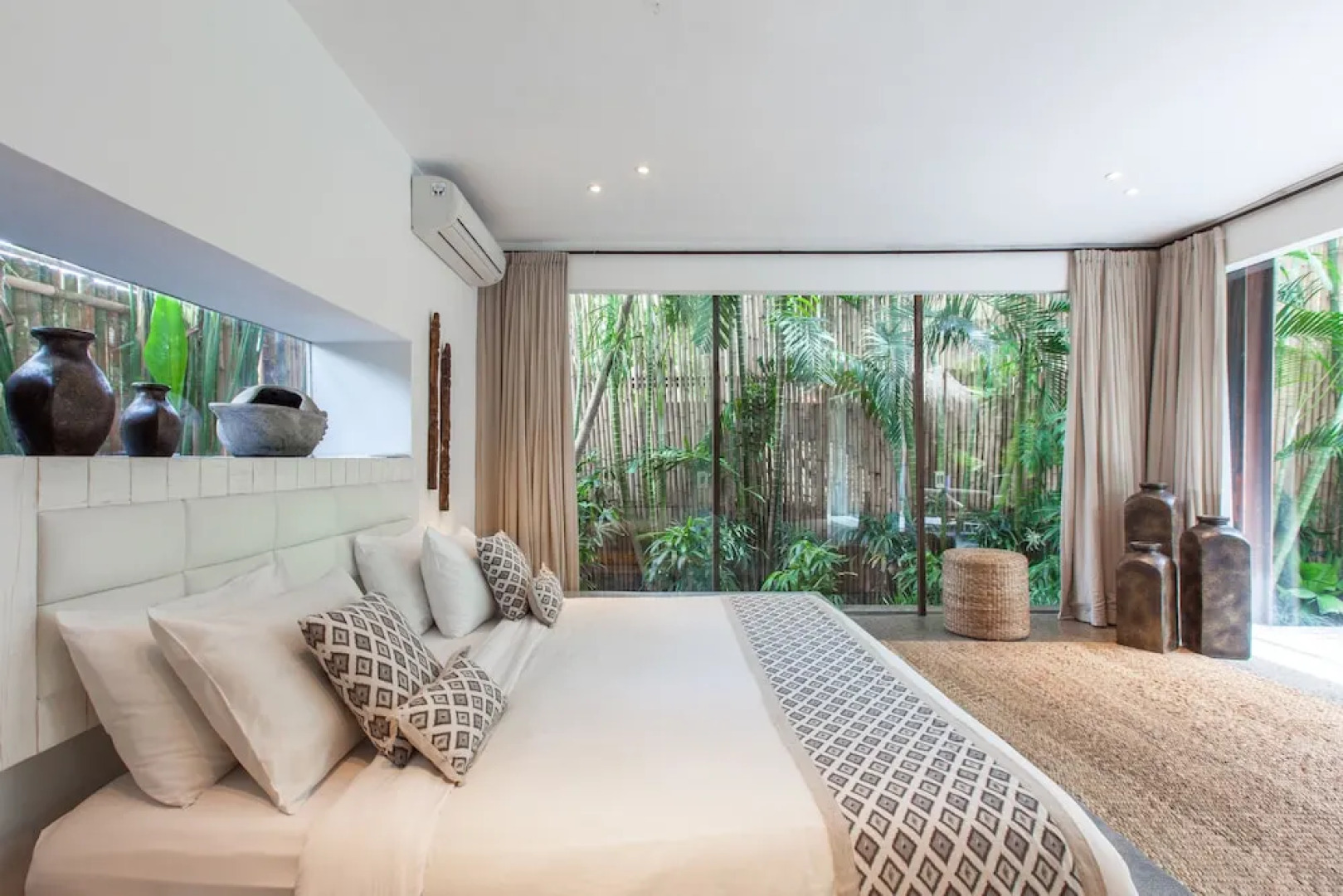 The Green Room Canggu - Hostel