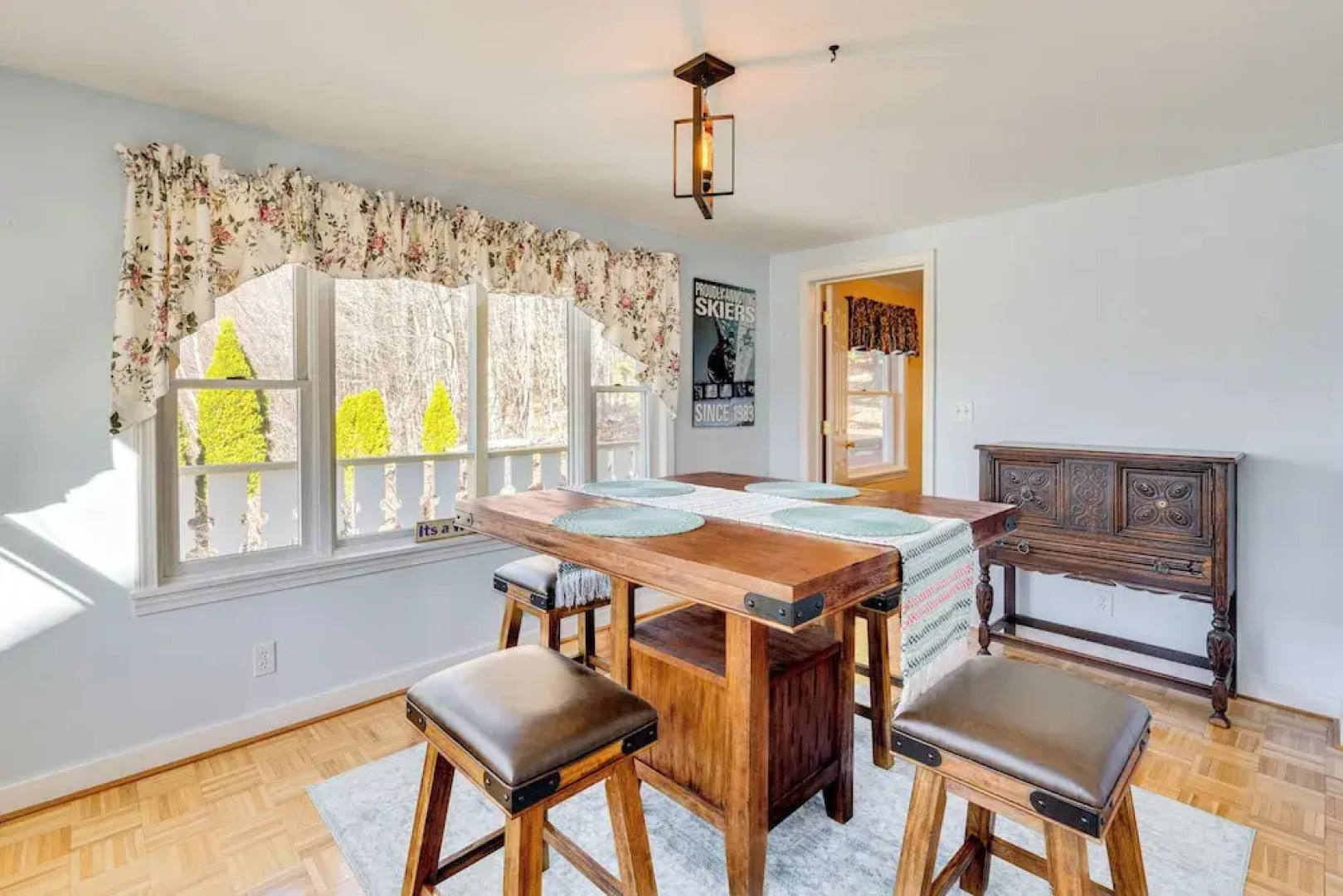 1 Mi to Story Land: Spacious Home w/ Mtn Views!