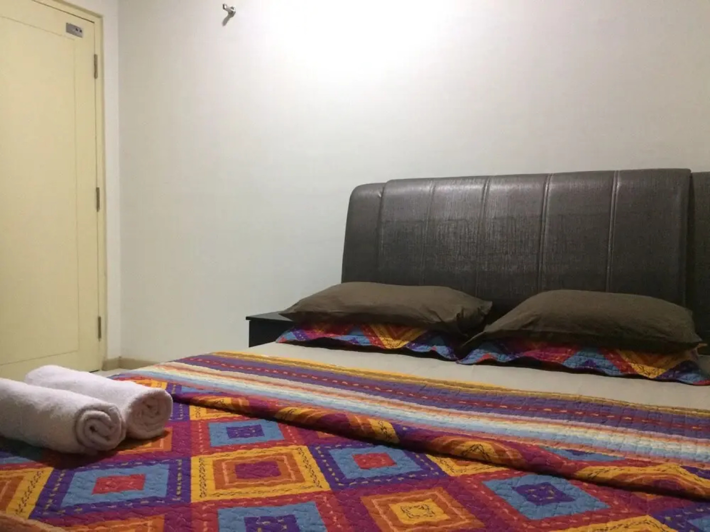 Lawang Suite Basic Roomstay