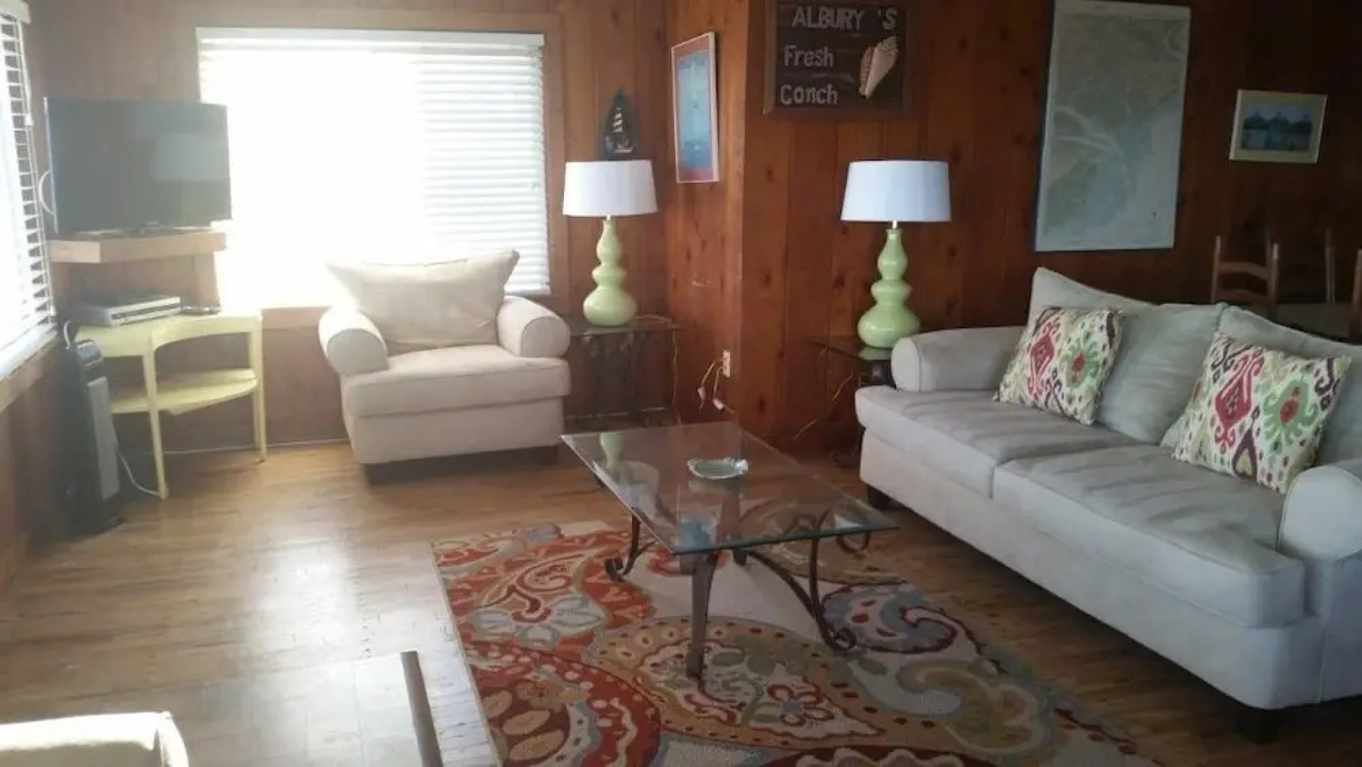 Conch Out - 4 Br home by RedAwning