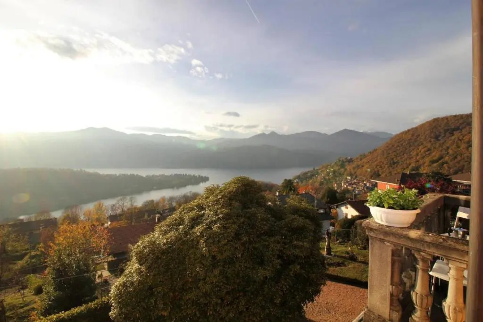 Bellavista Prestigious Apartment With Lake View