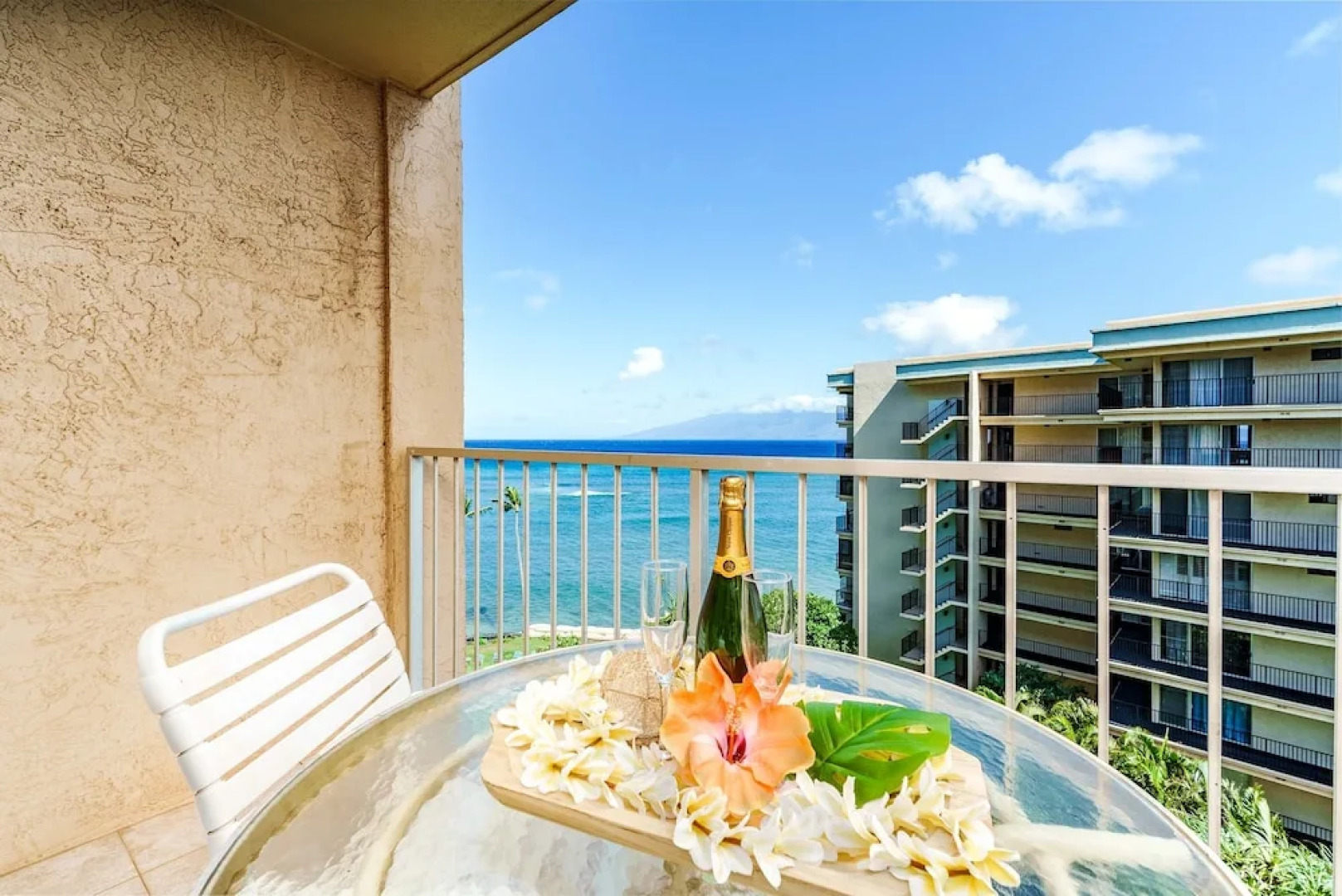 Royal Kahana 702 Studio Bedroom Condo by RedAwning