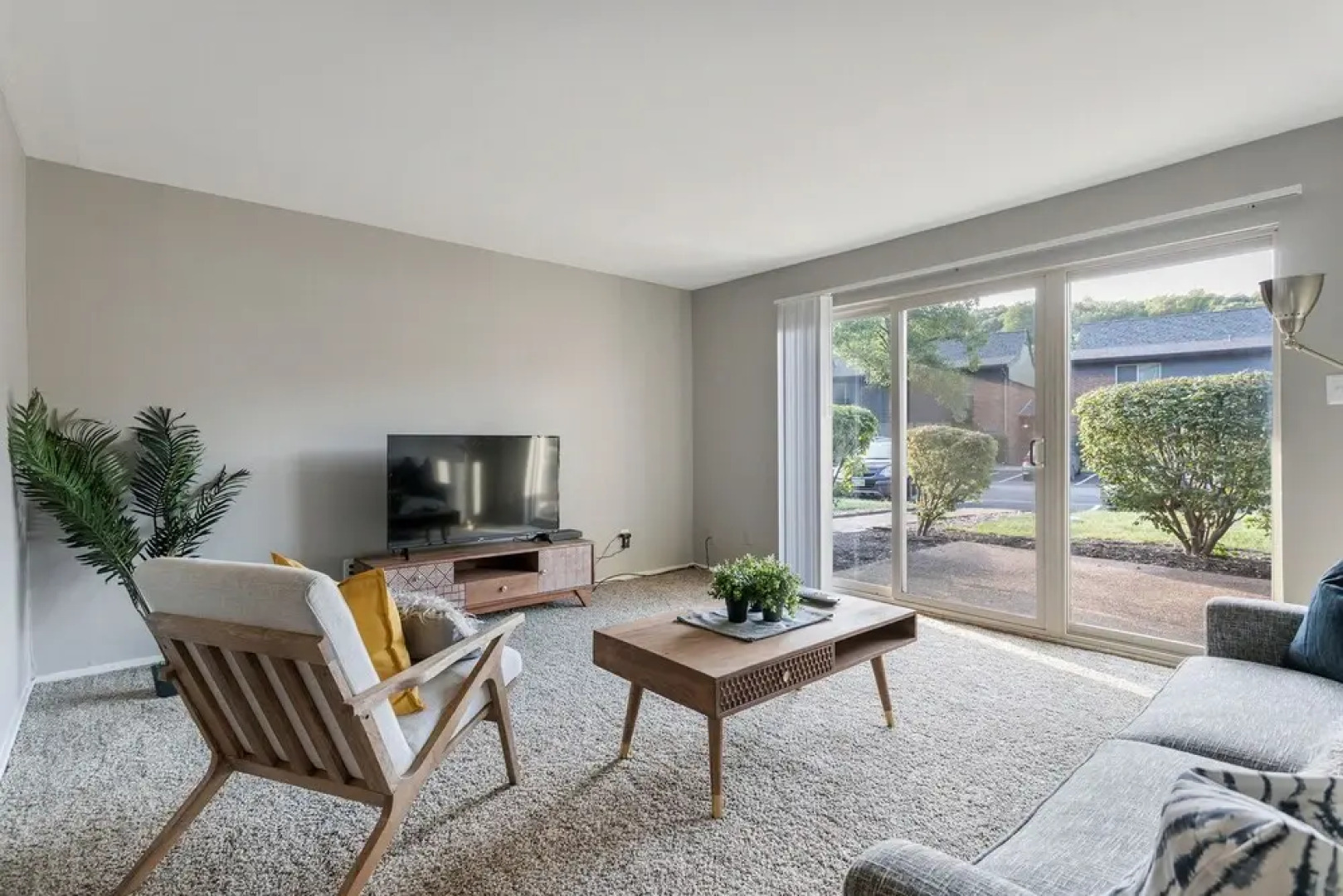 The Relaxing Lakeside Suites