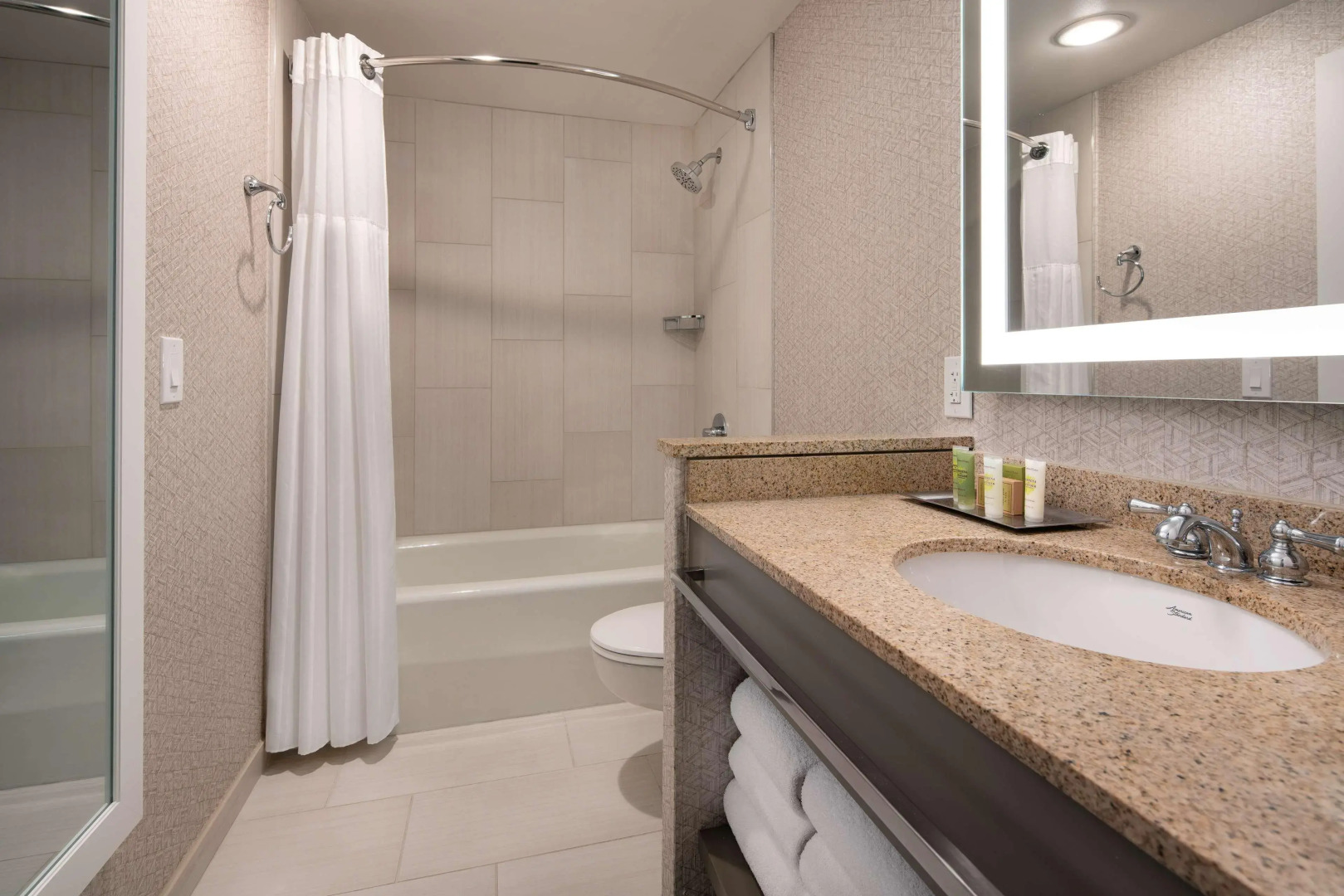 Coast Seattle Downtown Hotel by APA