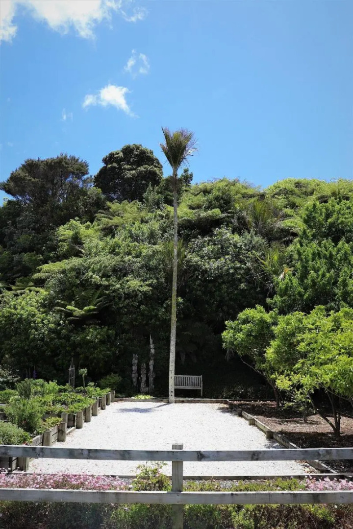 The Old Oak Boutique Hotel