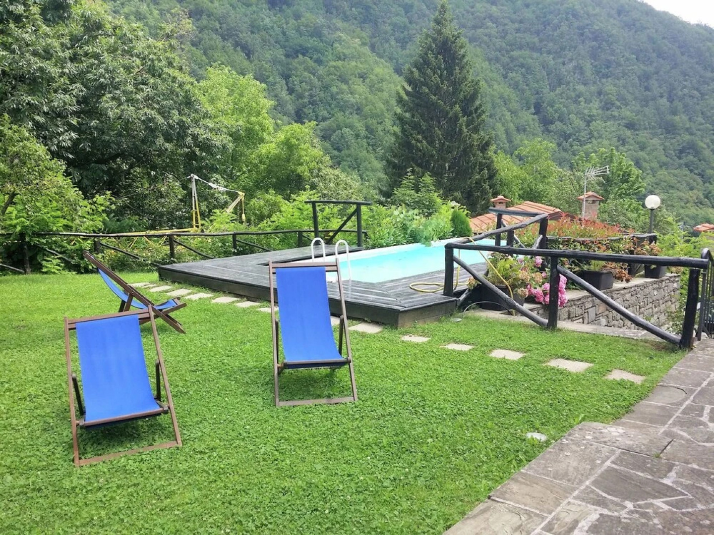 Refreshing Holiday Home With Pool, Garden, Tennis Court, BBQ