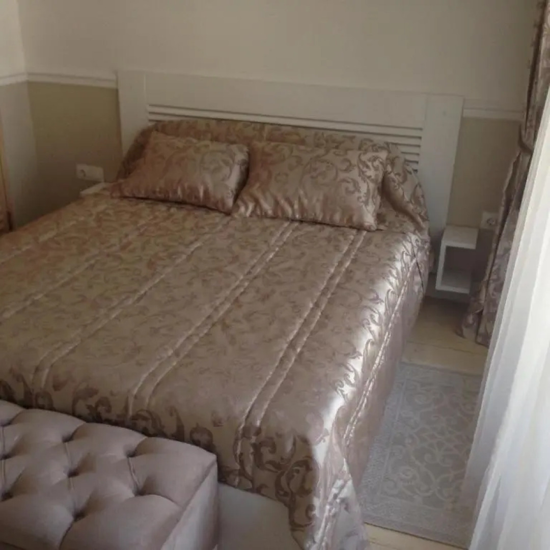 Apartment Antique Theatre