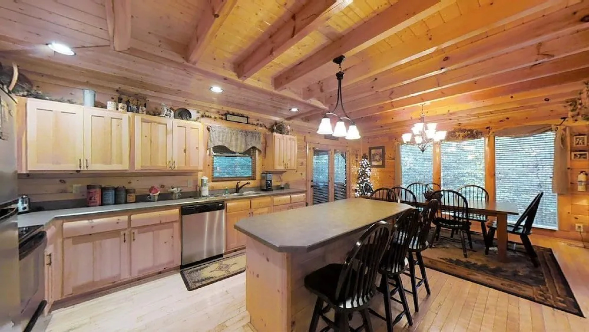 A Mountain Spirit 3 Bedroom Cabin by RedAwning