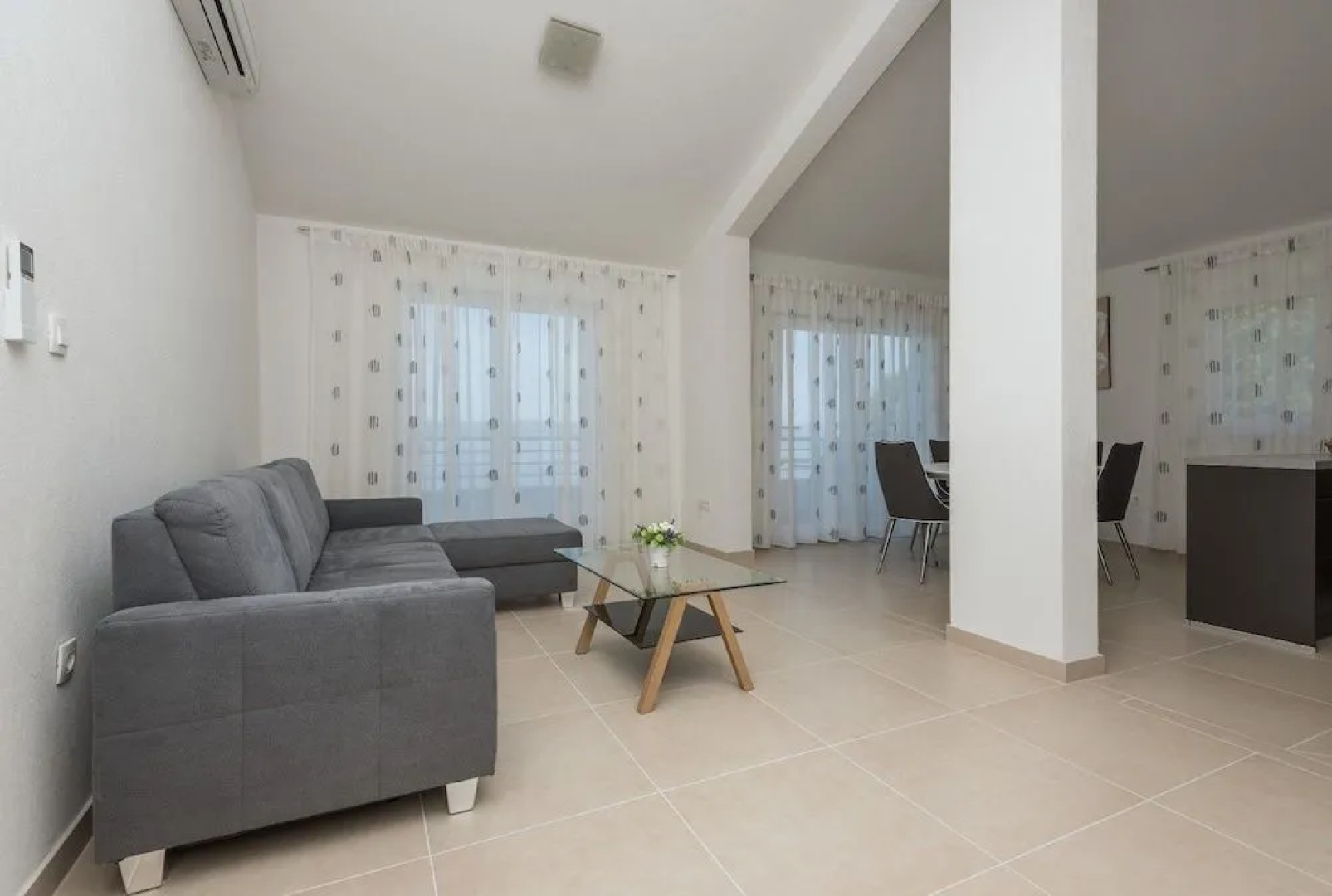 Apartments Mladen