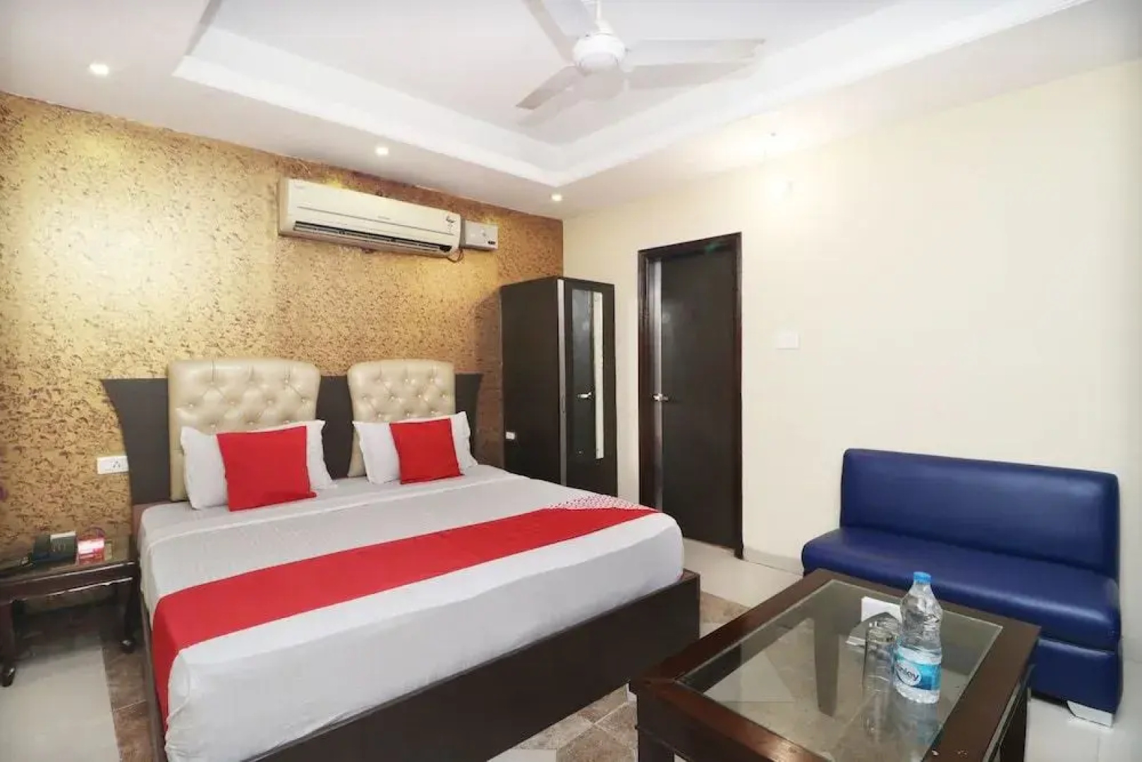 OYO 4849 Hotel Staywell