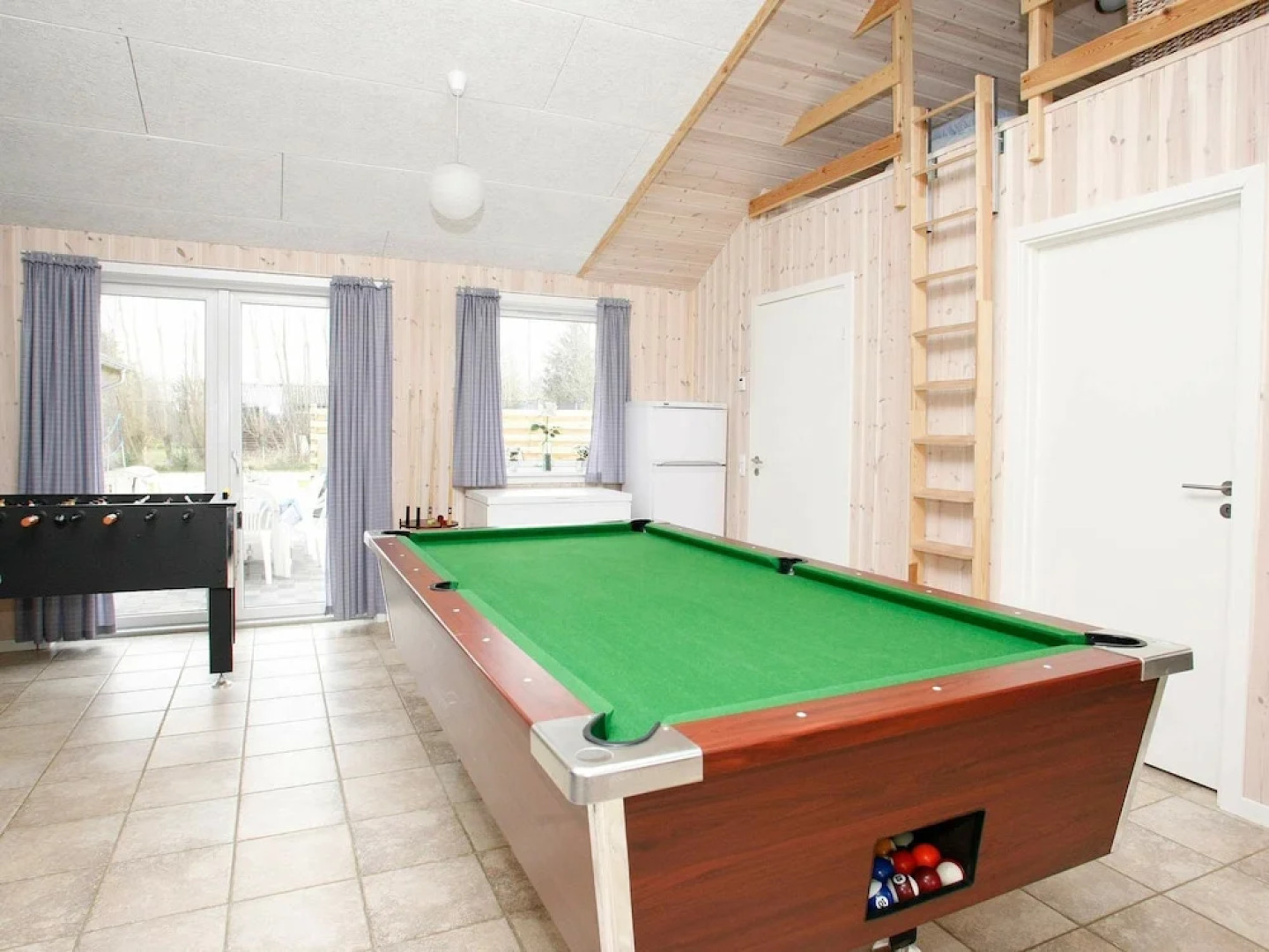 Elite Holiday Home in Vinderup With Private Pool