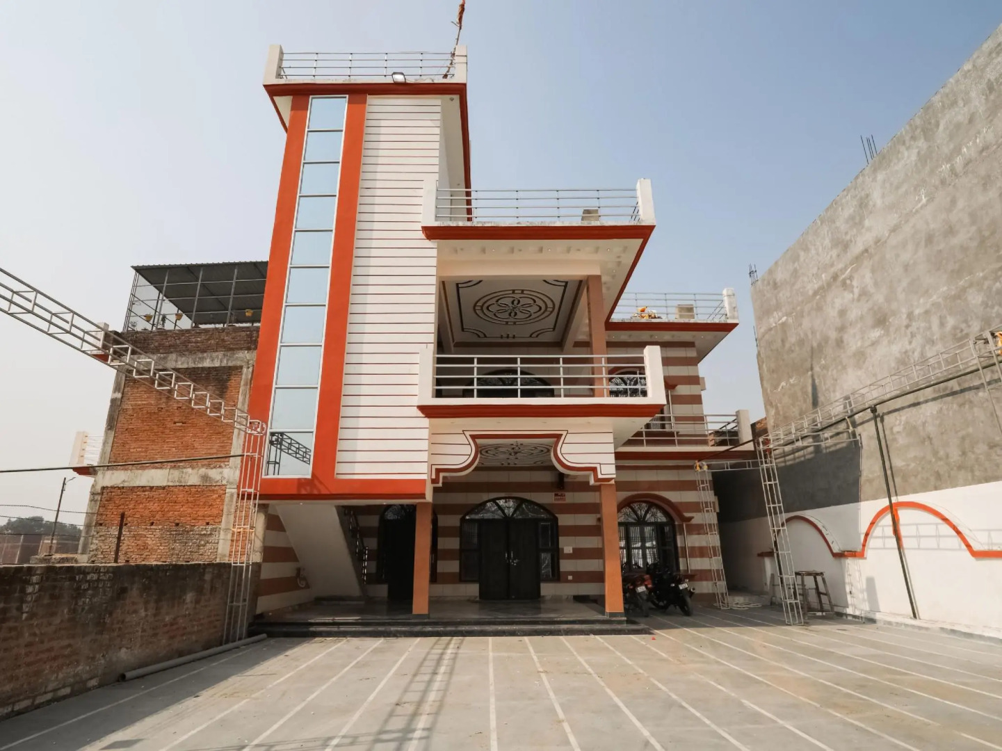 SPOT ON 72422 Shree Maruti Nandan