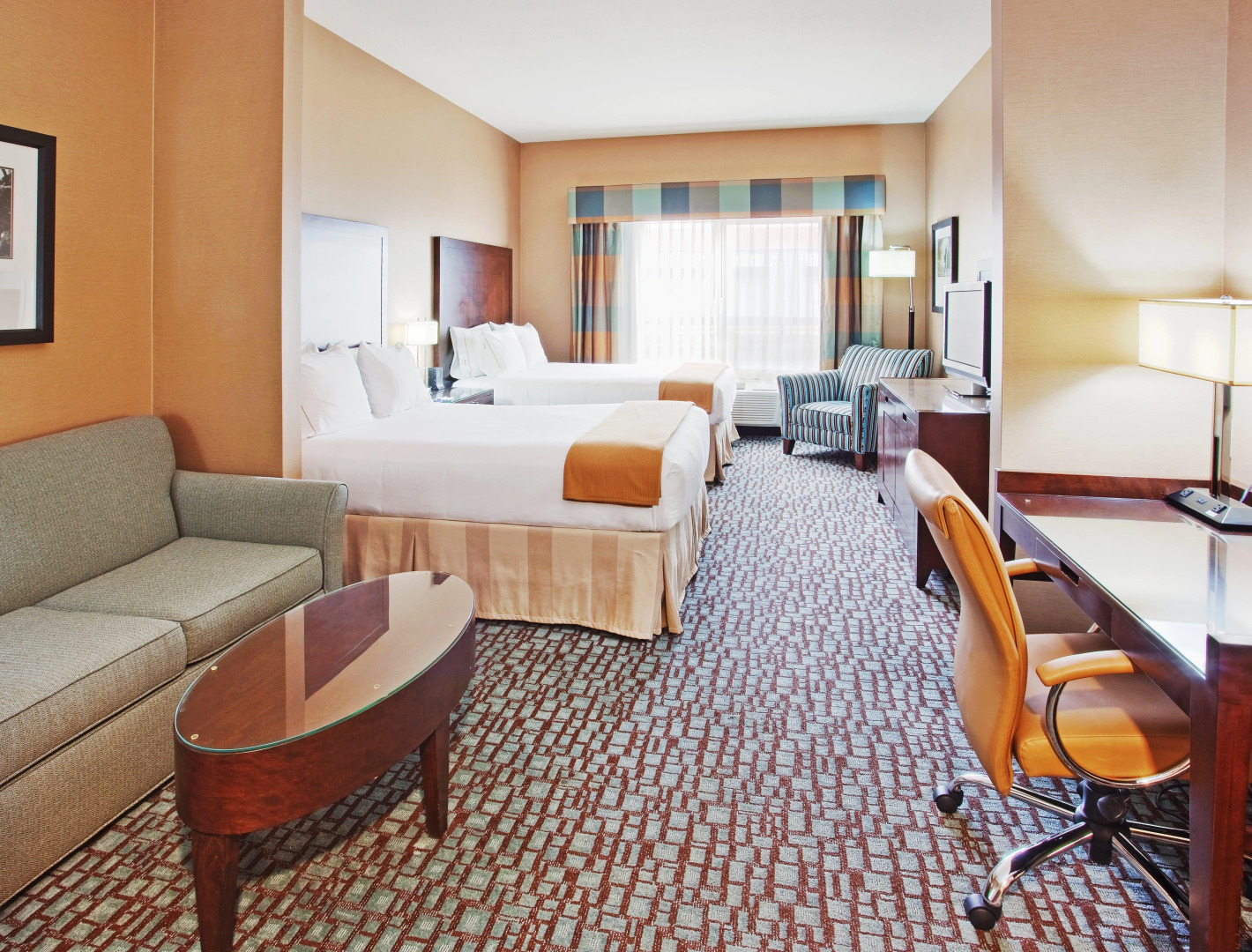 Holiday Inn Express & Suites Salinas by IHG