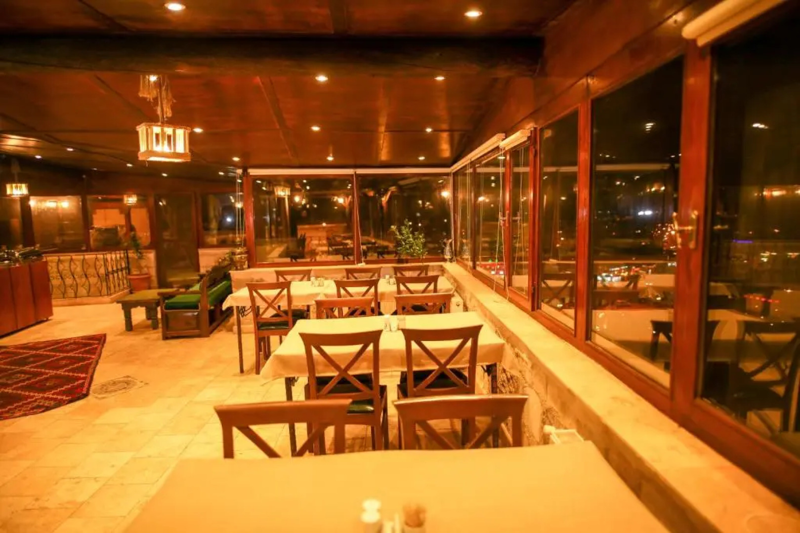 Bedrock Cave Hotel - Adults Only