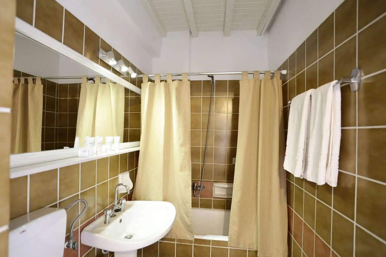 Aphrodite Beach Resort Hotel