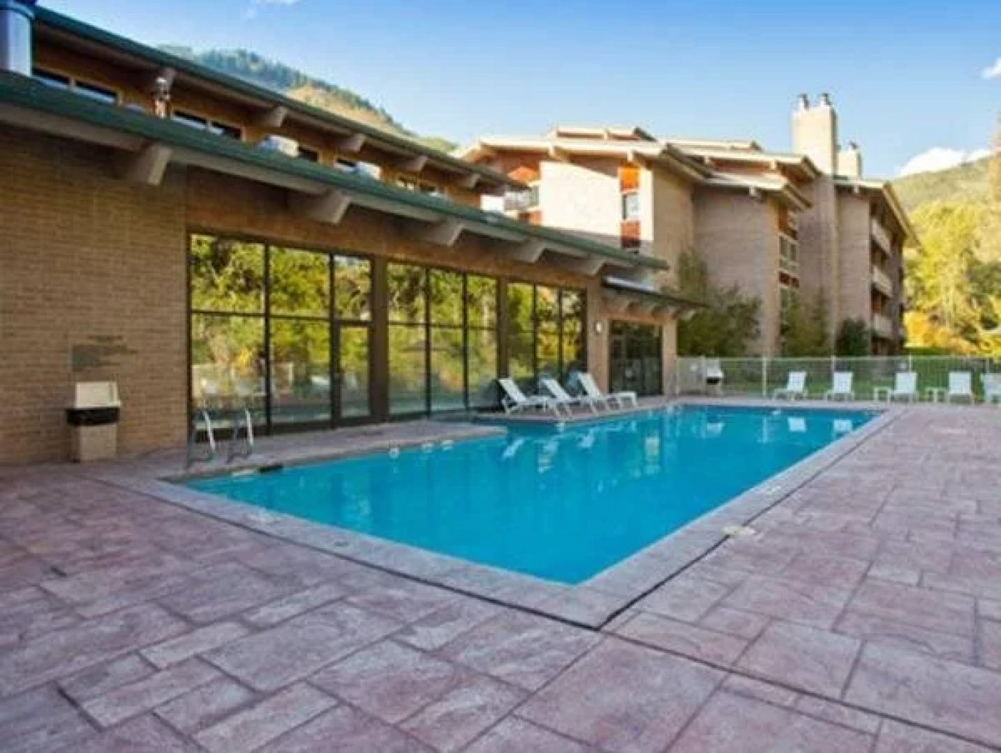 Sandstone Creek Club Condominiums