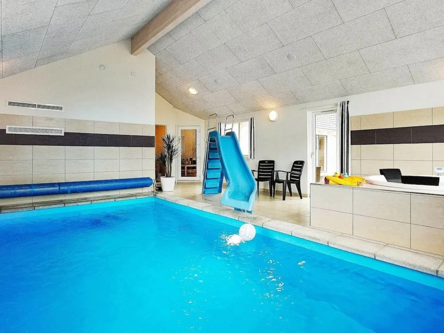 Spacious Holiday Home in Glesborg near Ocean