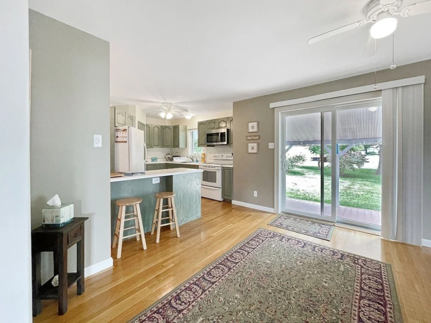 Beach House - Y842 Minutes To York Beach 3 Bedroom Home by RedAwning