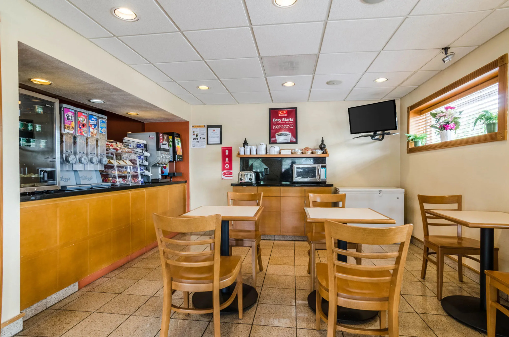 Econolodge Inn & Suites