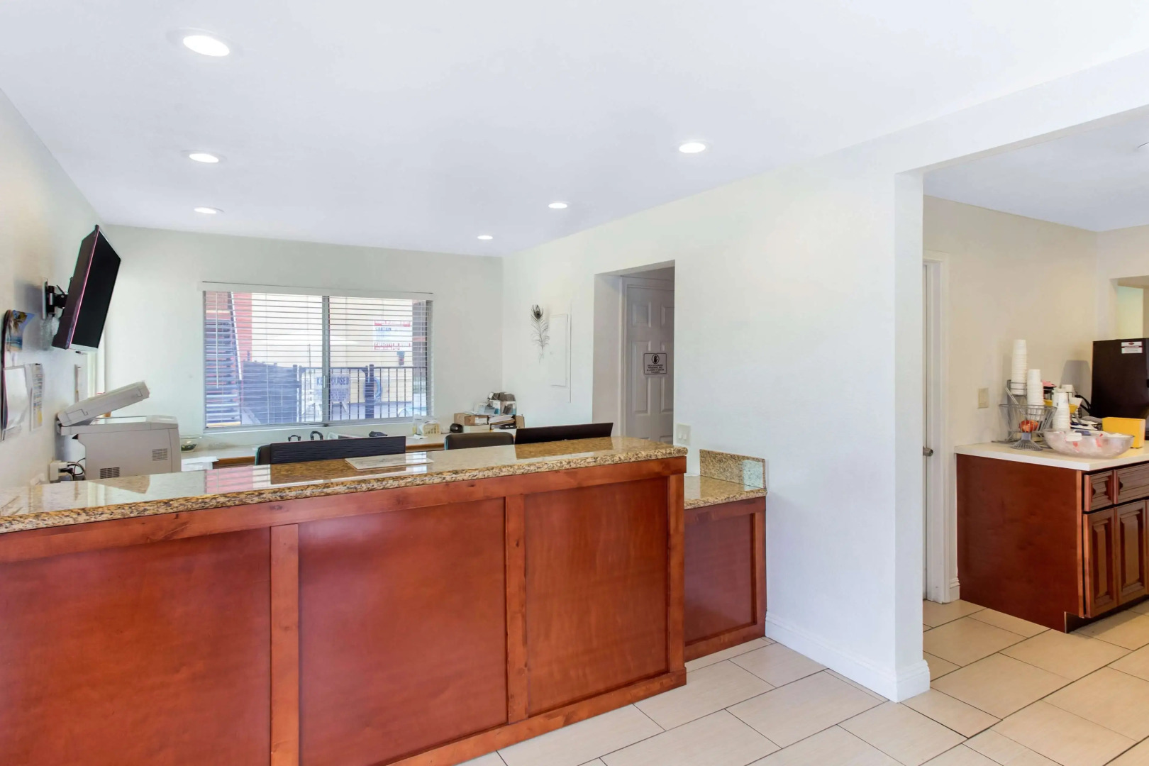 Howard Johnson Suites by Wyndham San Diego Chula Vista/BayFt