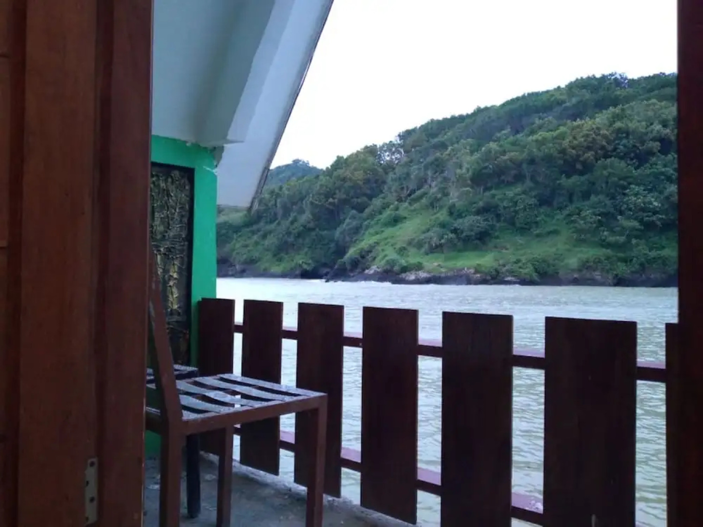 Pantai Suwuk River View Bungalow