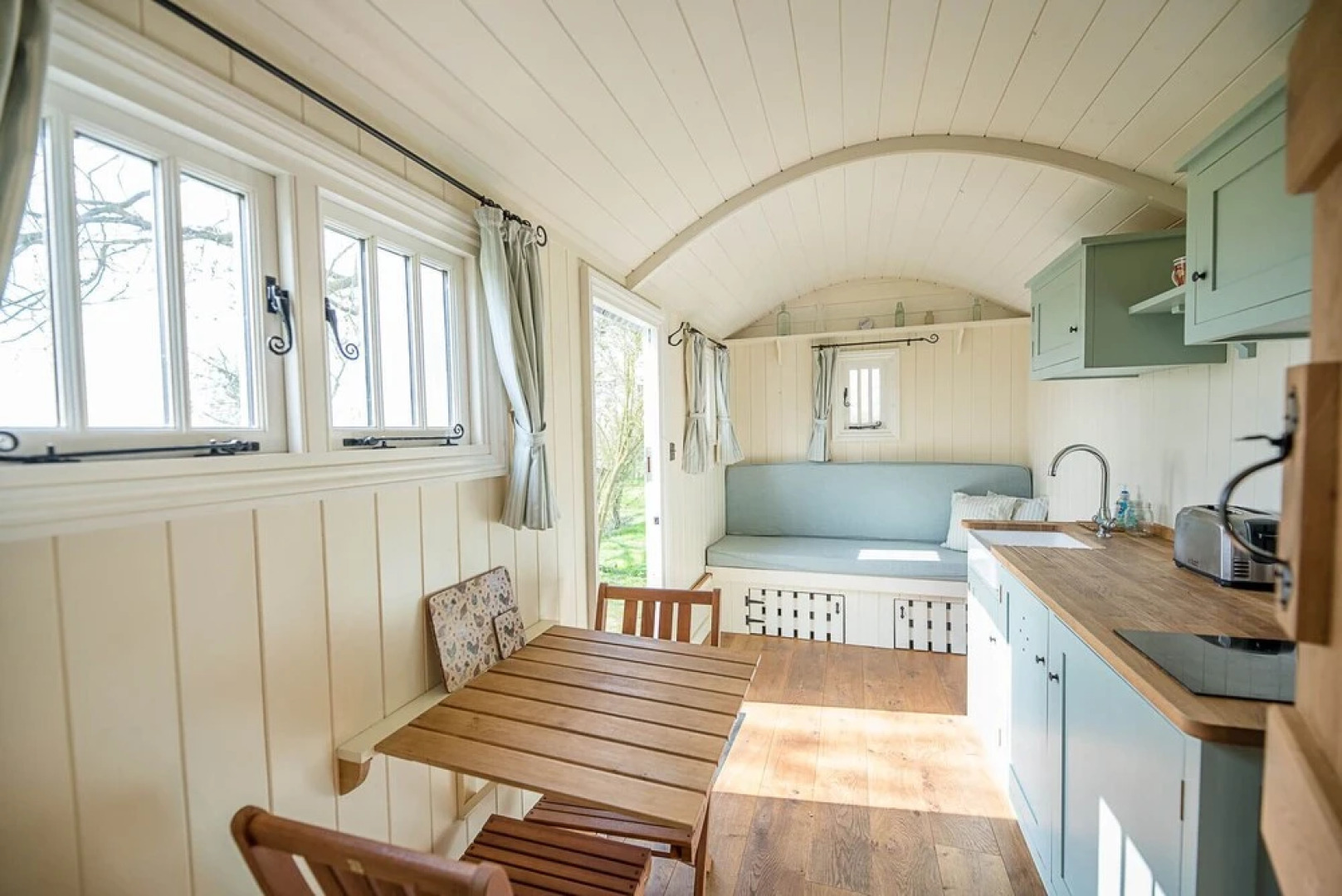 Sage Shepherds Hut, Boundary Farm Cottages