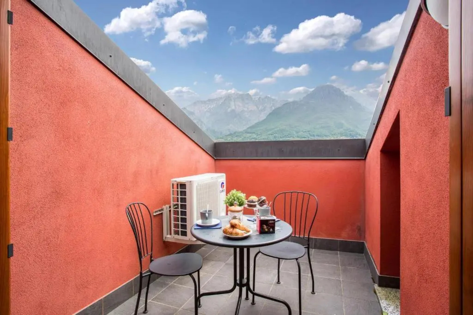 New Eleven Apartment on Como Lake