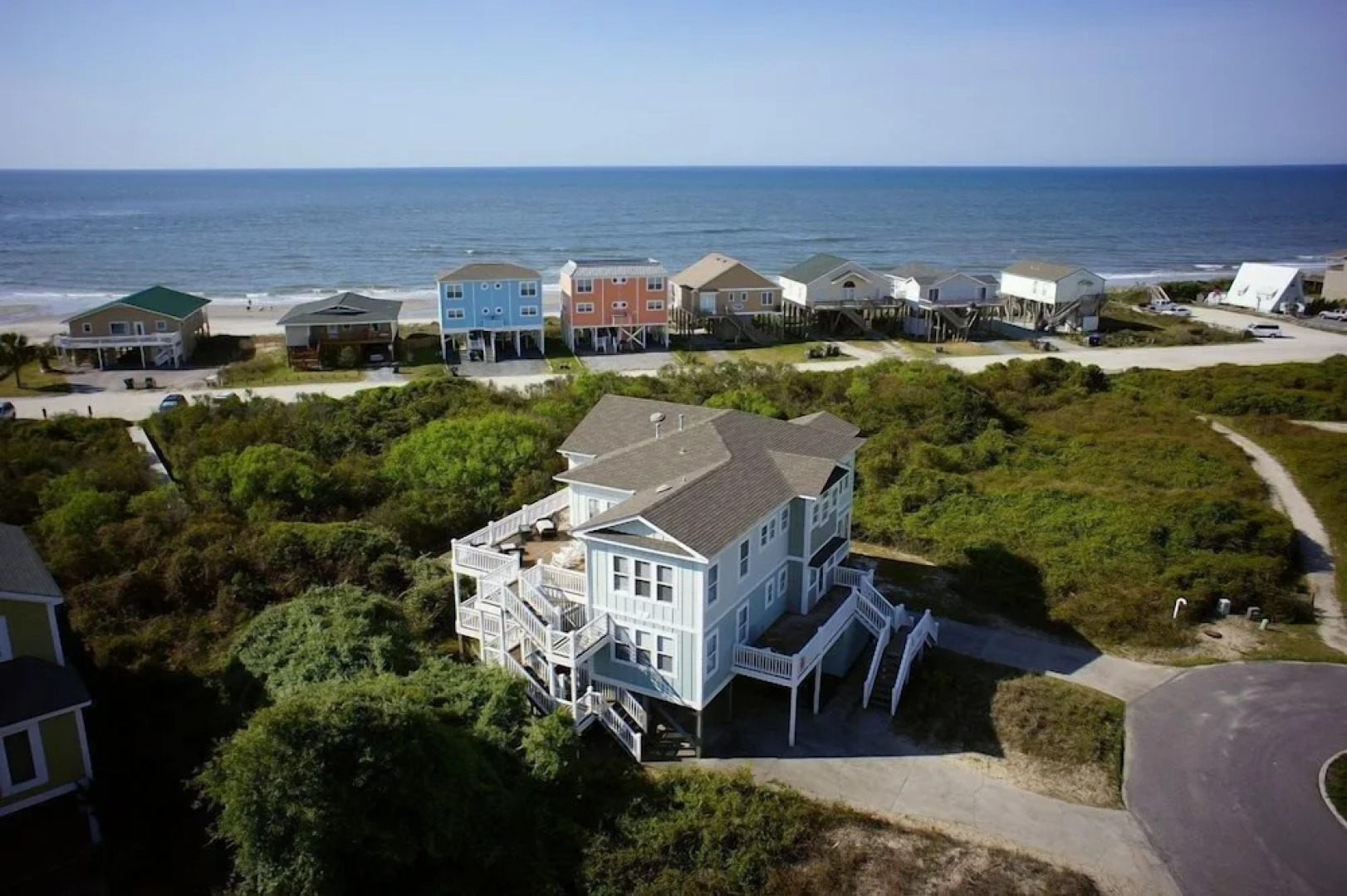 Dune Escape 5 Bedroom Home by RedAwning