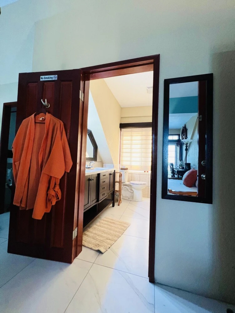 One South Place Hotel