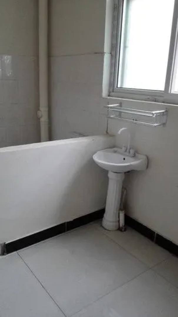 Kaifeng Yaxuange Apartment