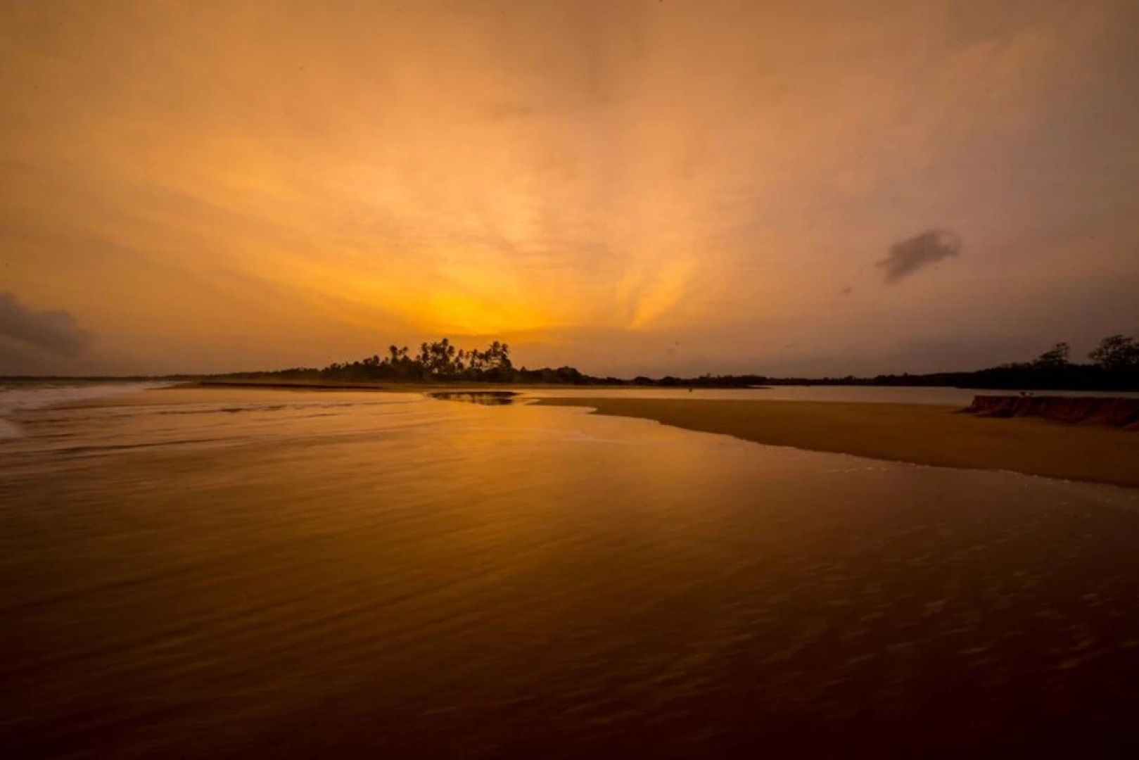 Ranna beach villa by FOX Resorts