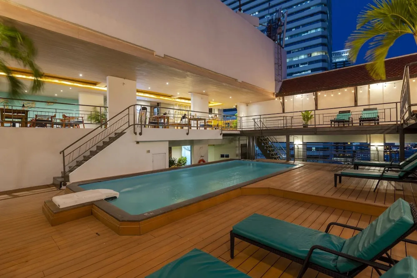 Pinnacle Lumpinee Park Hotel