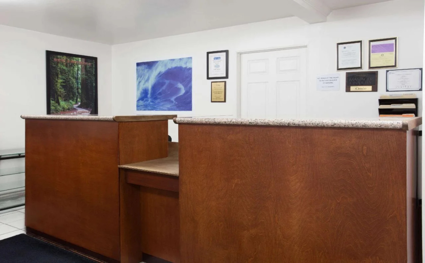 OMEO Suites Glass Beach