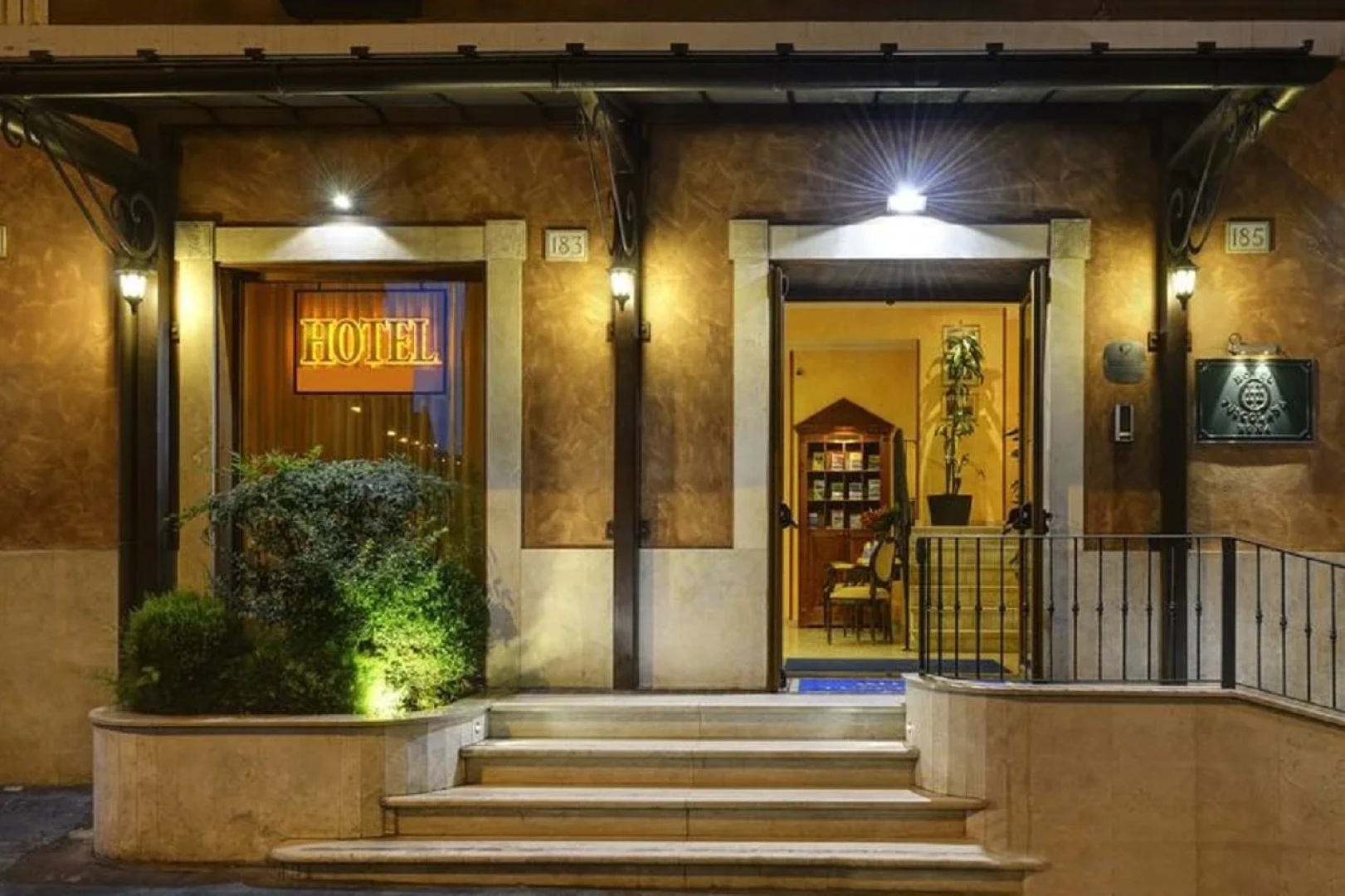 Hotel Tuscolana
