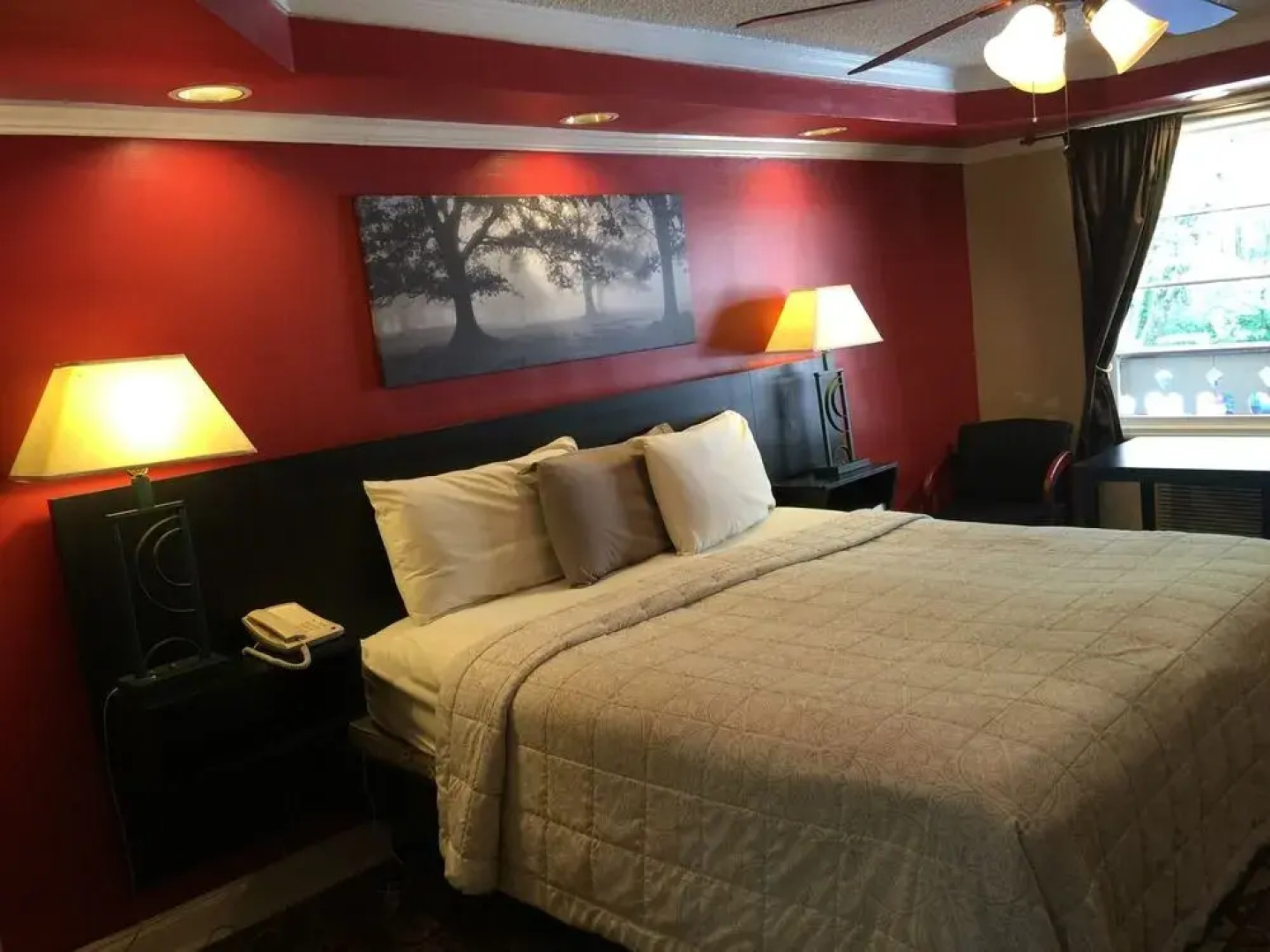 Riverbend Motel & Cabins