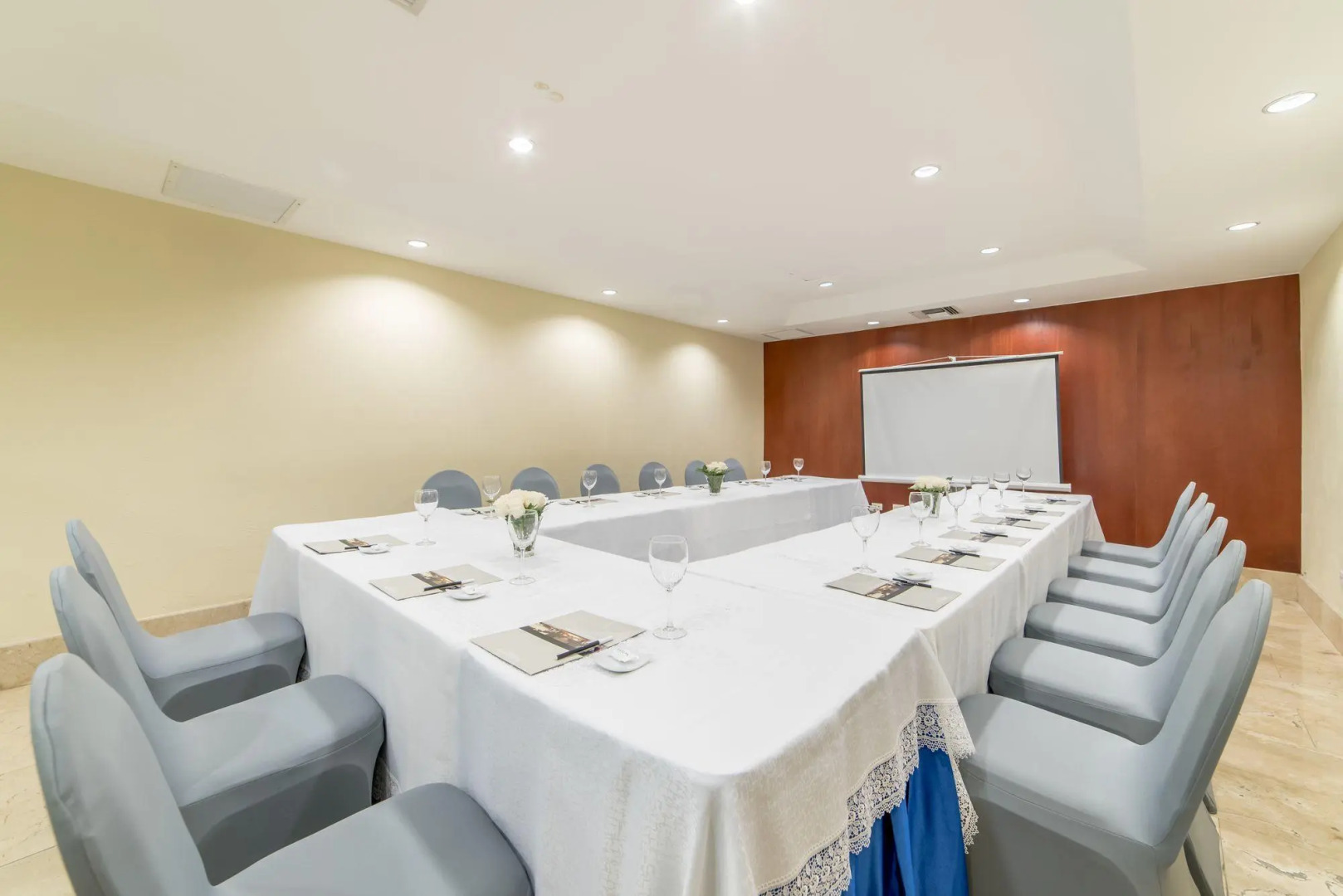 Hodelpa Gran Almirante Hotel & Casino