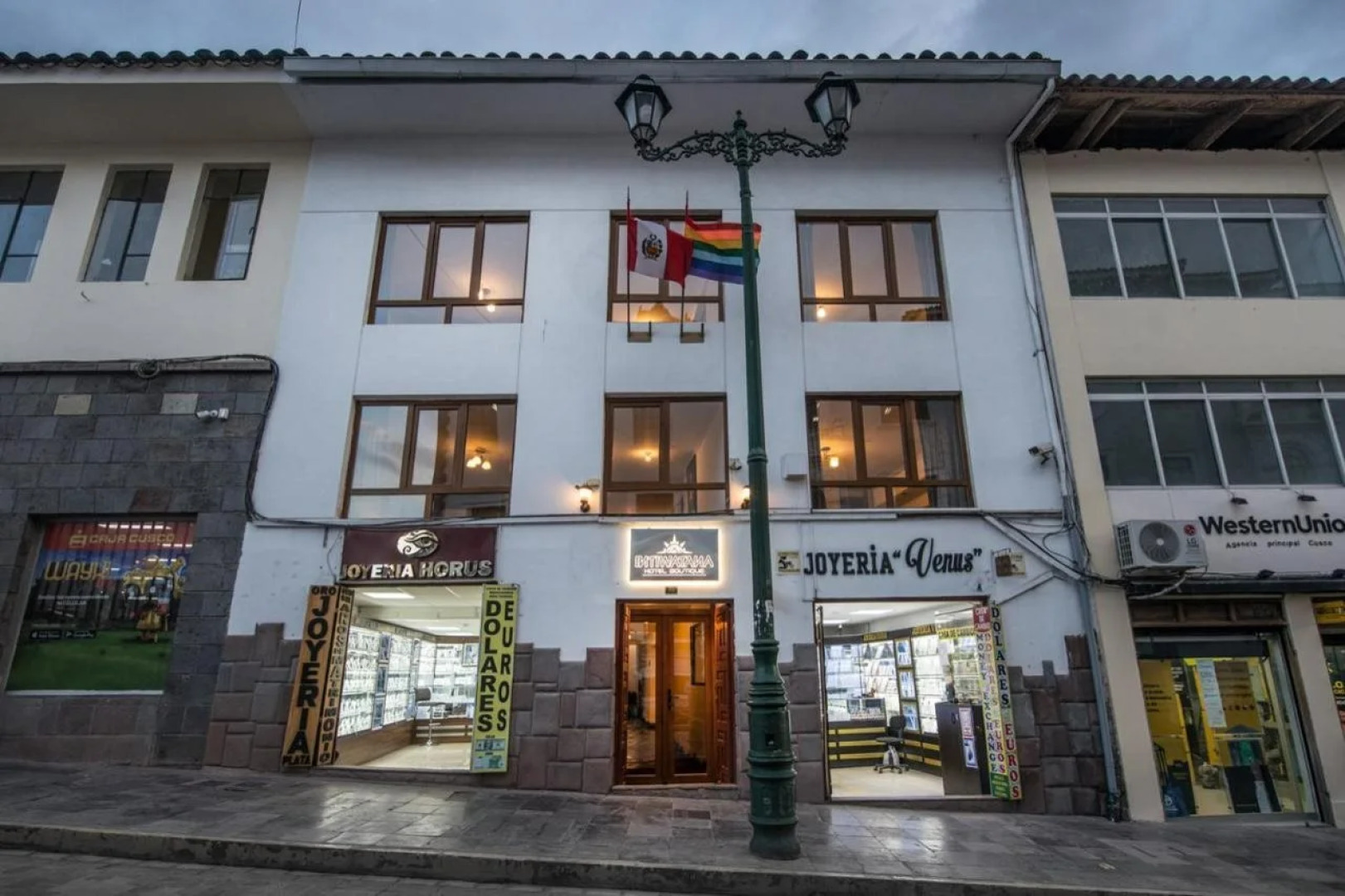 BozArt Hotel Boutique