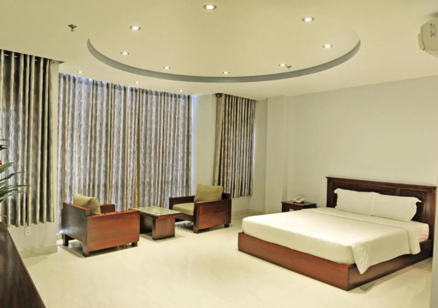 Phoenix Hotel