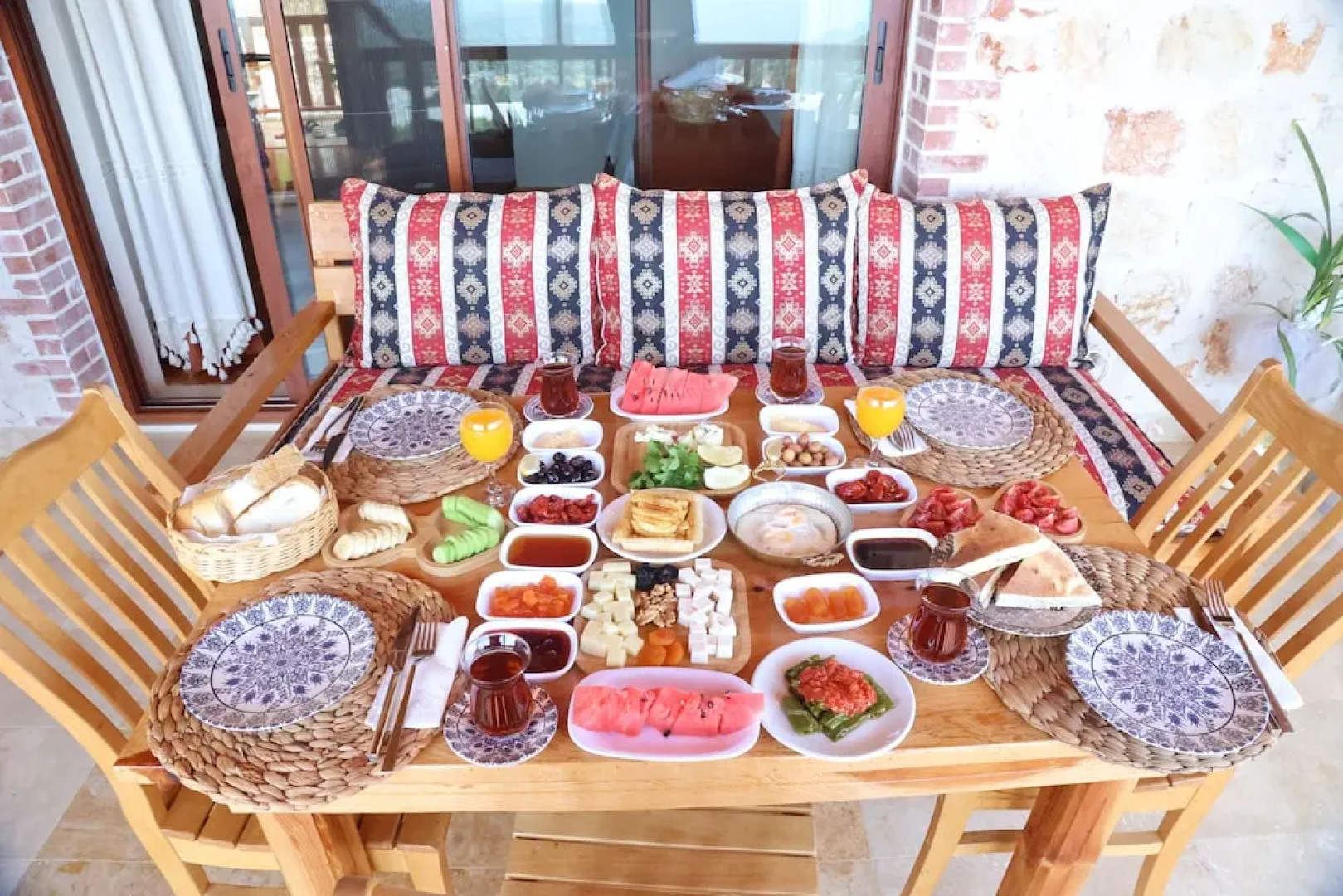 Istlada Tas Ev Apart