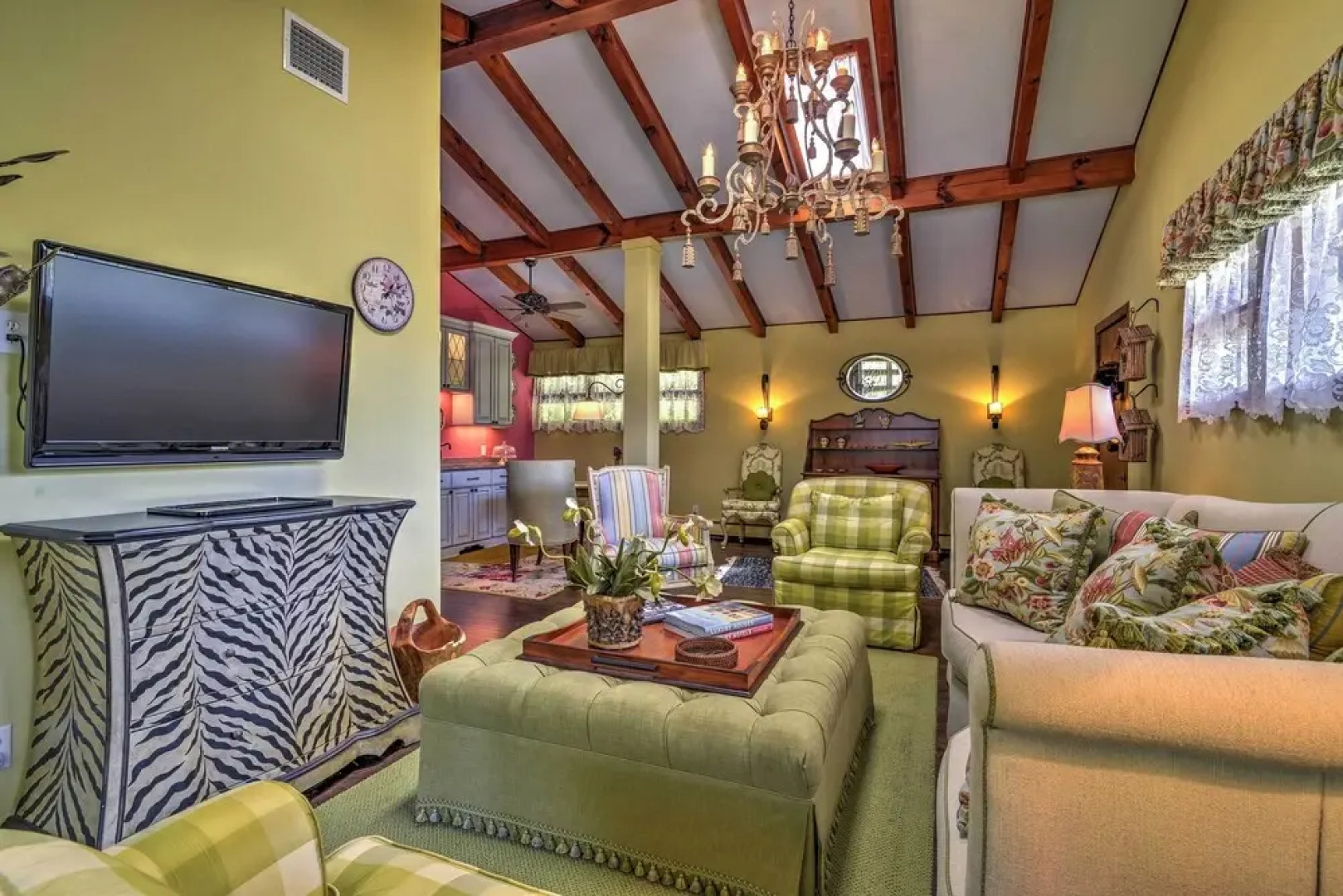 Charming Blue Ridge Cottage w/ Stunning Views!