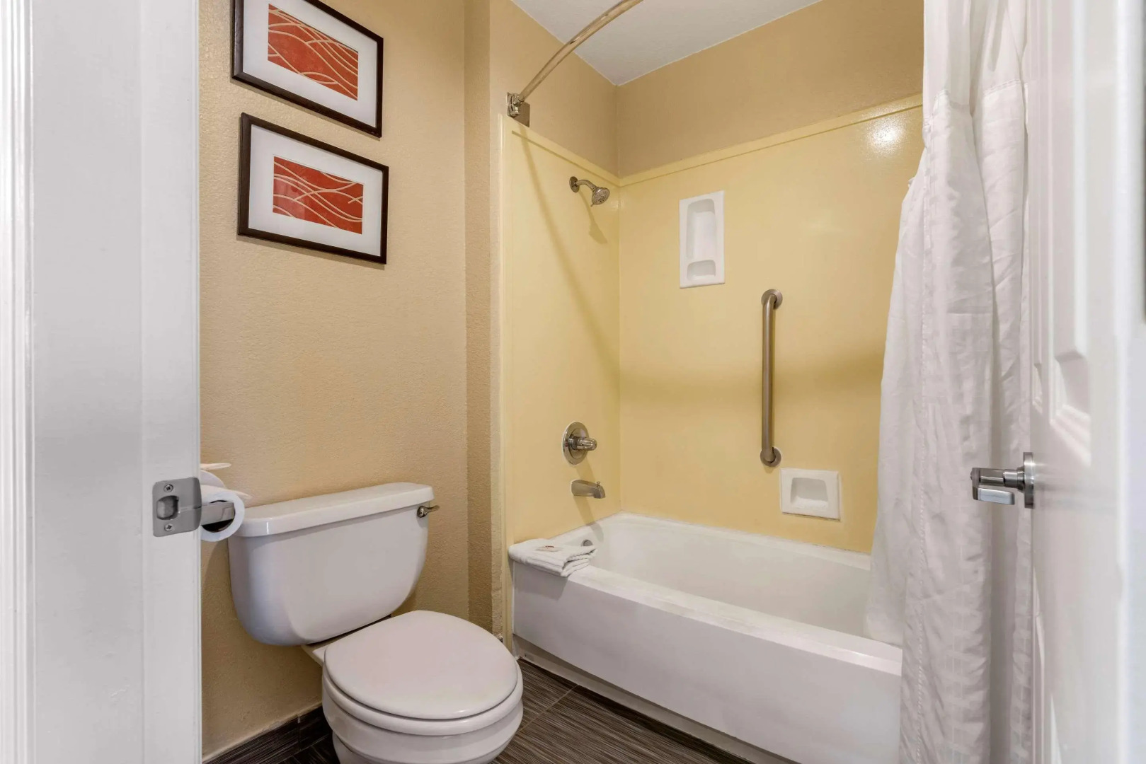 Comfort Suites Red Bluff near I-5