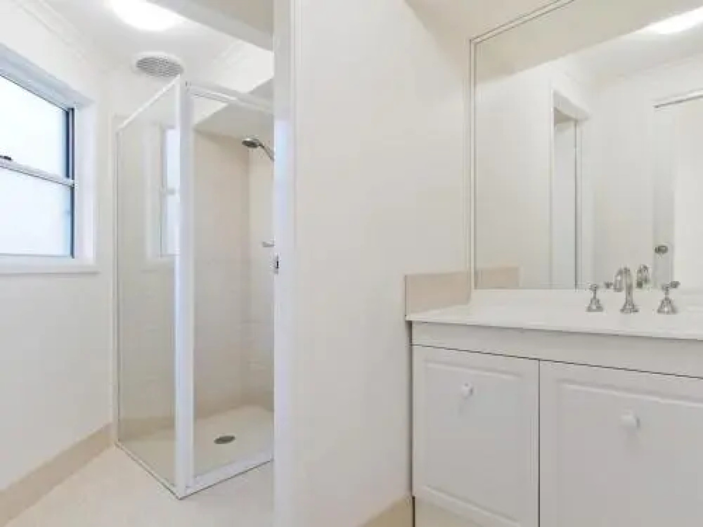 TOPVIEWS - 15Second Av BH